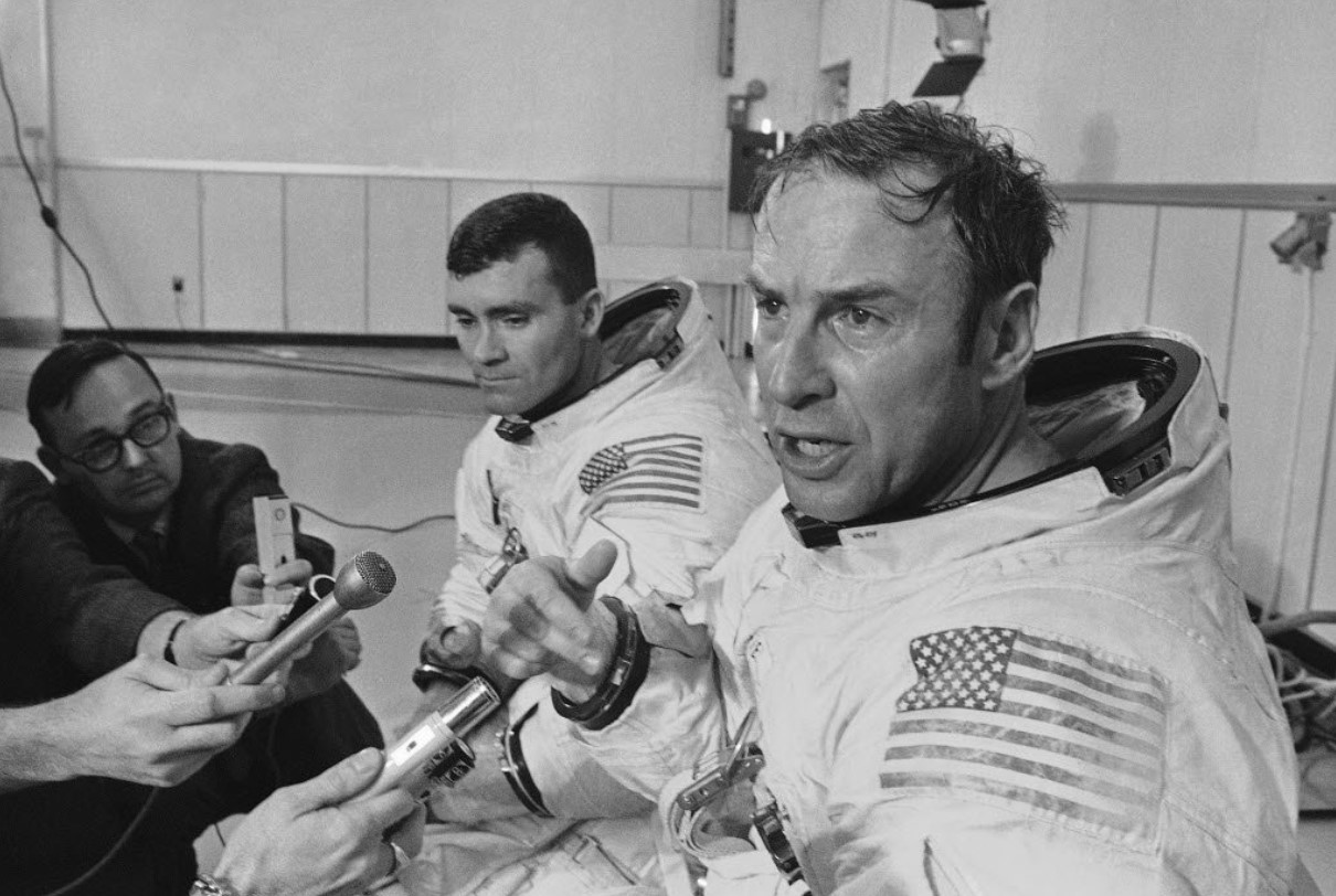 Jim Lovell picture