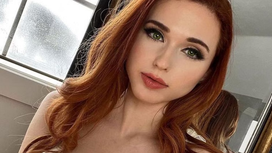Amouranth picture